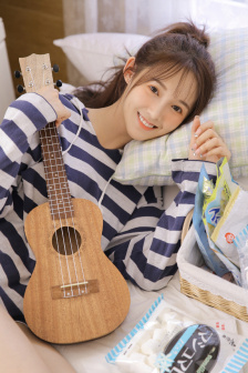 女士使用伸缩棒视频